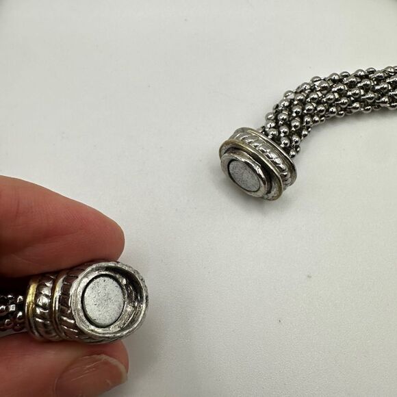 SALE! 17” mesh and magnetic clasp vintage silver toned necklace! - Picture 6 of 9